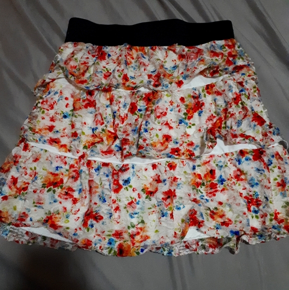 Flowy stretchy floral skirt - Picture 3 of 3